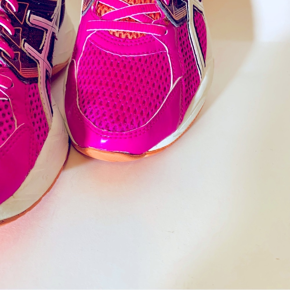 ASICS - Picture 7 of 9